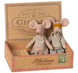 Maileg mum and dad in cigar box