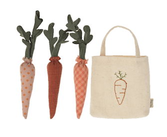 Maileg carrots in bag 