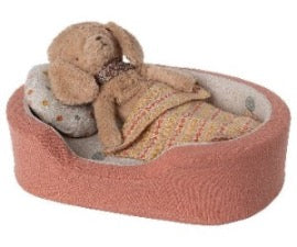 Maileg dog basket coral